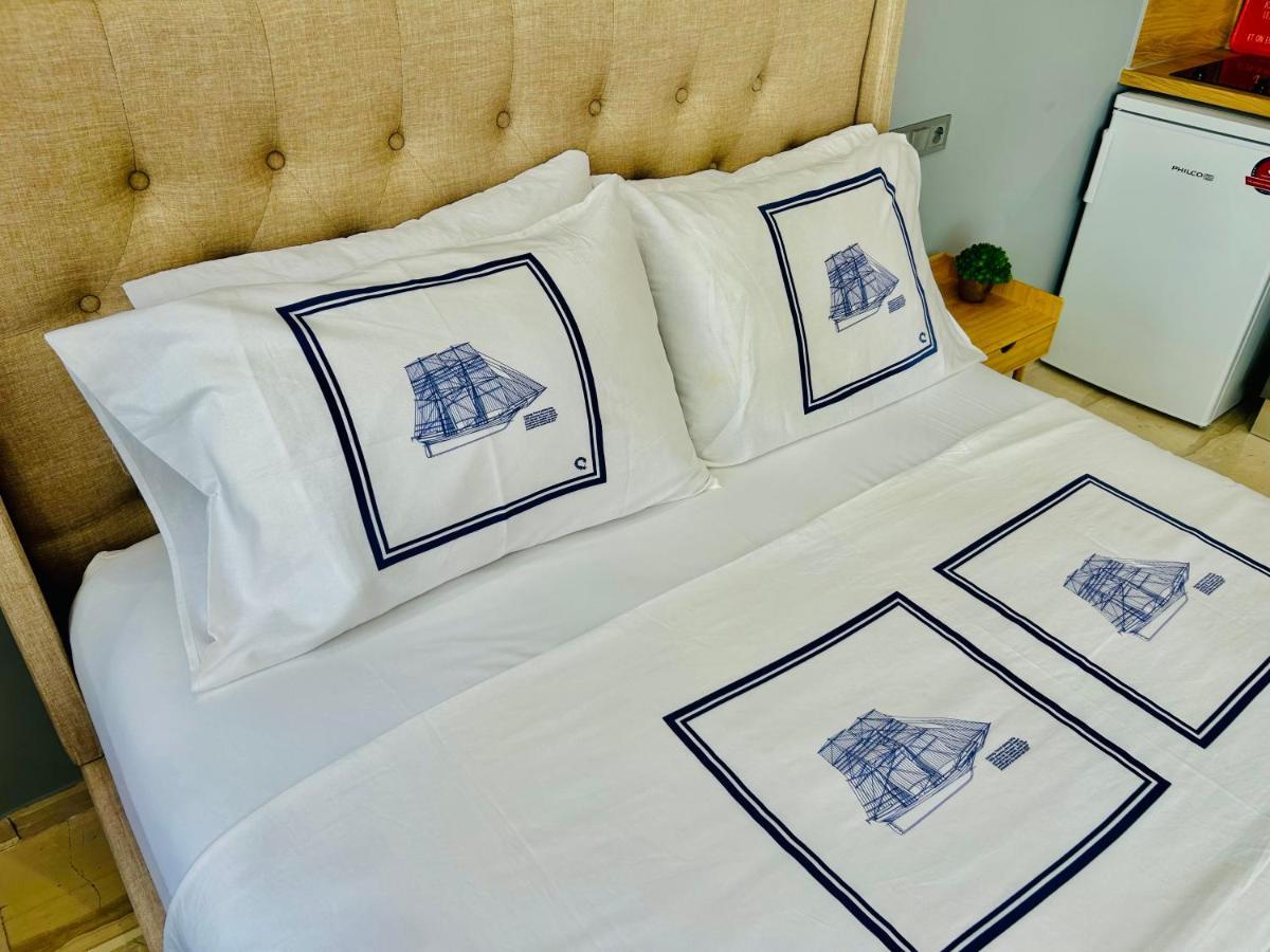 Port Twins Suites No1 ピレウス エクステリア 写真